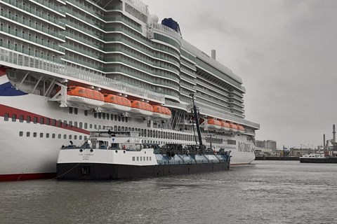 First LNG ship-to-ship bunkering to cruise vessel in Port of Rotterdam